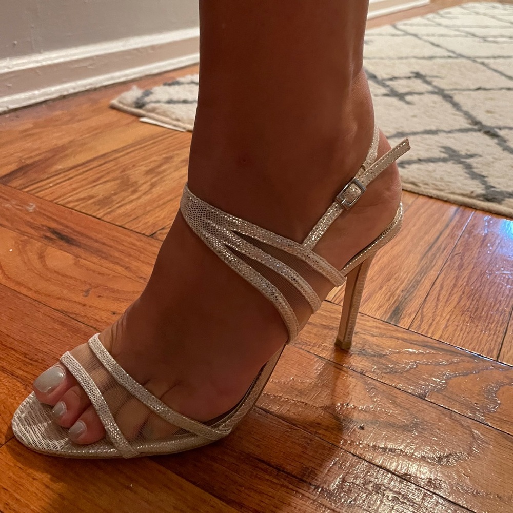 Belle Badgely Mischka silver sandal heel 8M
